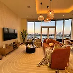 Manzil - 3Br In Palm Jumeirah With Private Beach Access & Sea View
