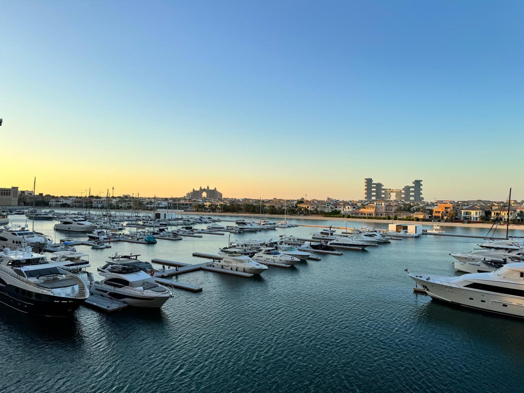 Manzil - 3br In Palm Jumeirah With Private Access & Sea View *