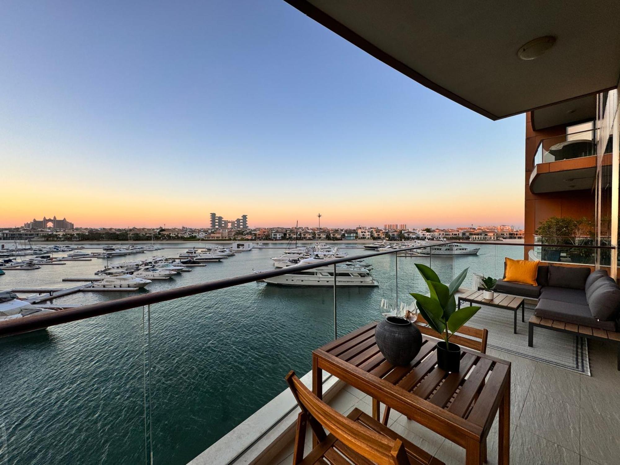 Manzil - 3br In Palm Jumeirah With Private Access & Sea View Apartment *