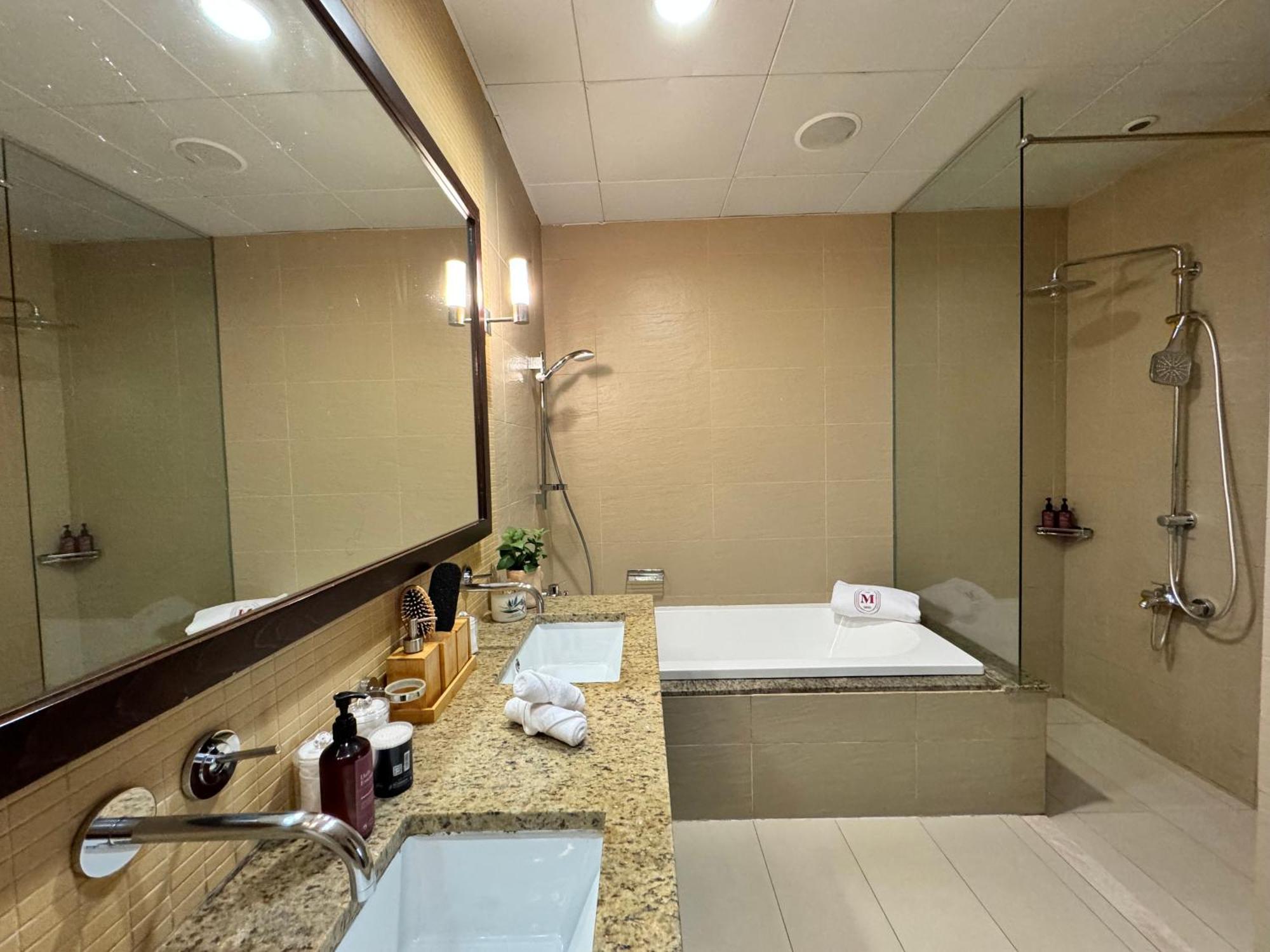 Apartment Manzil - 3br In Palm Jumeirah With Private Access & Sea View